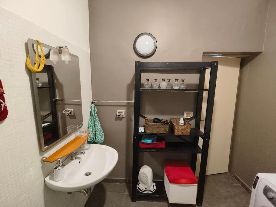 Retroetnea - Appartamento In Centro Storico - Con Camere Comunicanti Catania Bagian luar foto